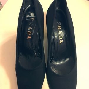 PRADA CLASSIC PUMPS